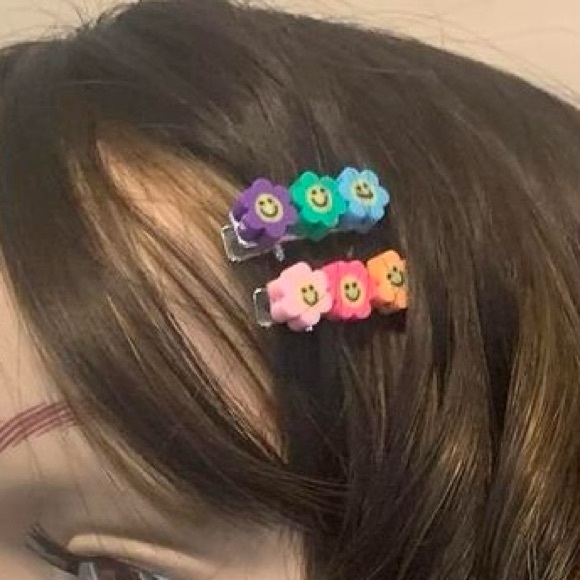 Handmade Flower Hair Clips - Picture 2 of 6